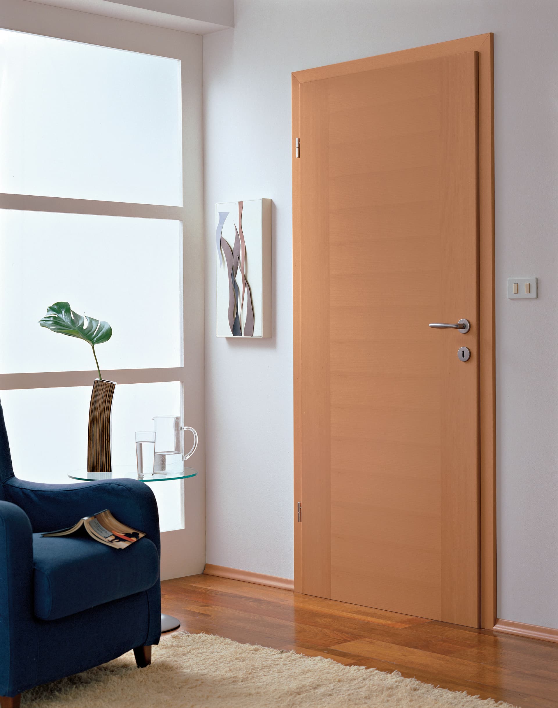 Porte affleurée dans un appartement design